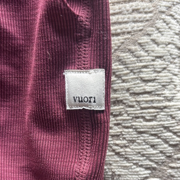 Vuori womens joggers size S Burgundy - Picture 2 of 3